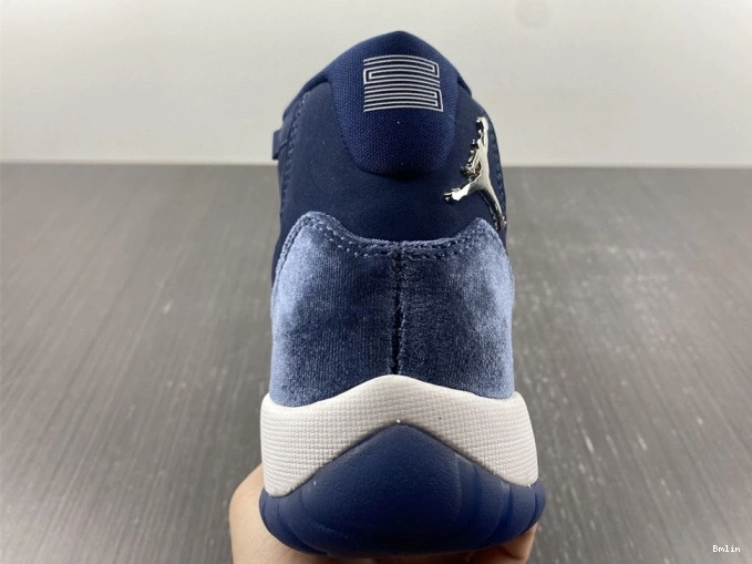 Boostmaster lin Midnight Navy Velvet AR0715-441 Air Jordan 11 WMNS 0724